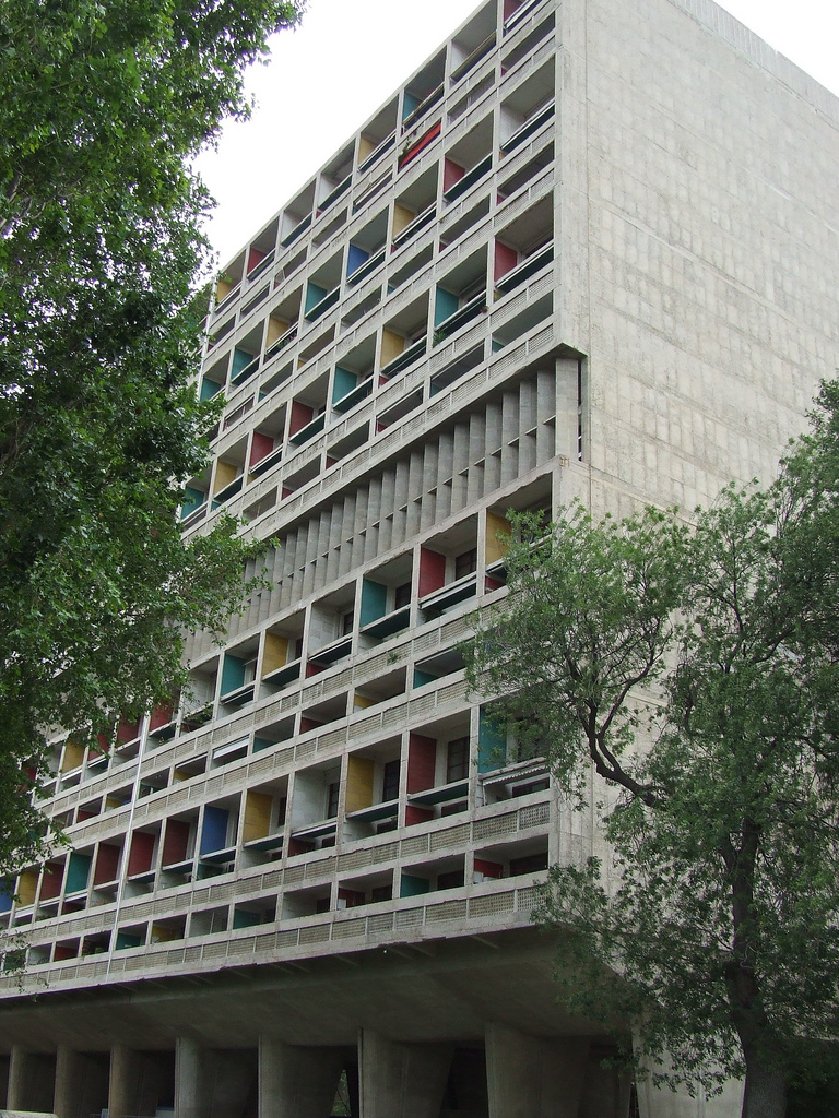 Une unité de mesure de la laideur urbaine: le&nbsp;corbusier.