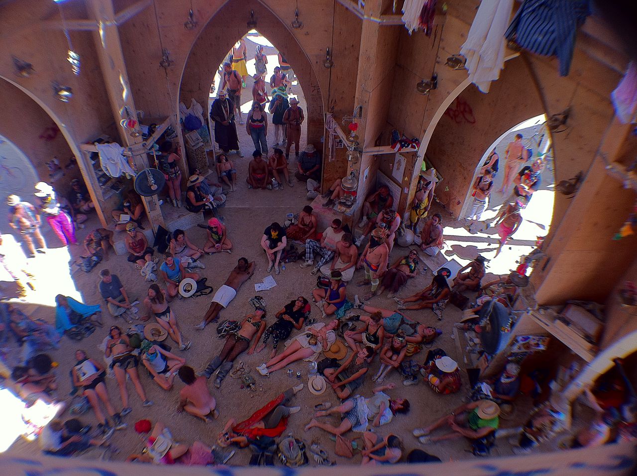 1280px-Burning_Man_2011_Victor_Grigas_inside_the_temple_IMG_4670