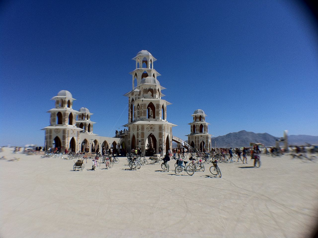 1280px-Burning_Man_2011_Victor_Grigas_temple_IMG_4651