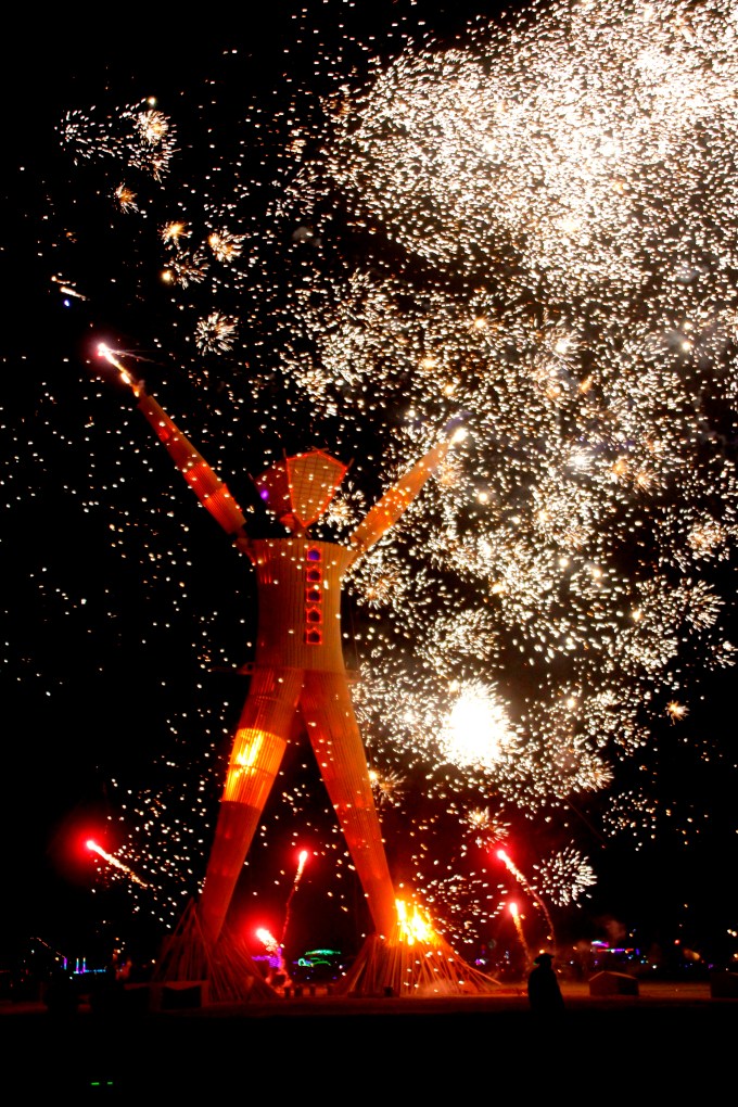 Burning_Man_2014-_Caravansary_(14953474679)