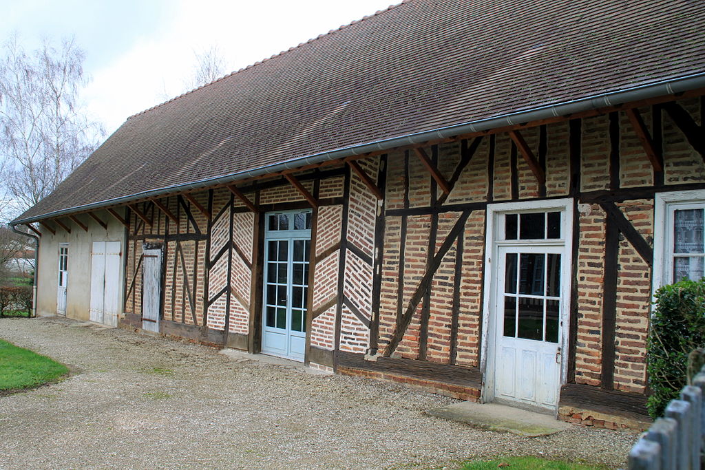 1024px-la_chapelle-saint-sauveur_gite