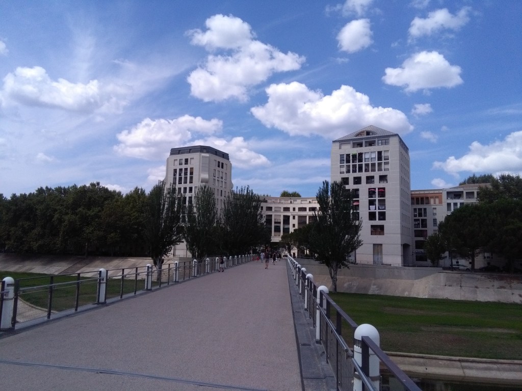 Un exemple de l&rsquo;ordre colossal: les Rives du Lez à&nbsp;Montpellier.
