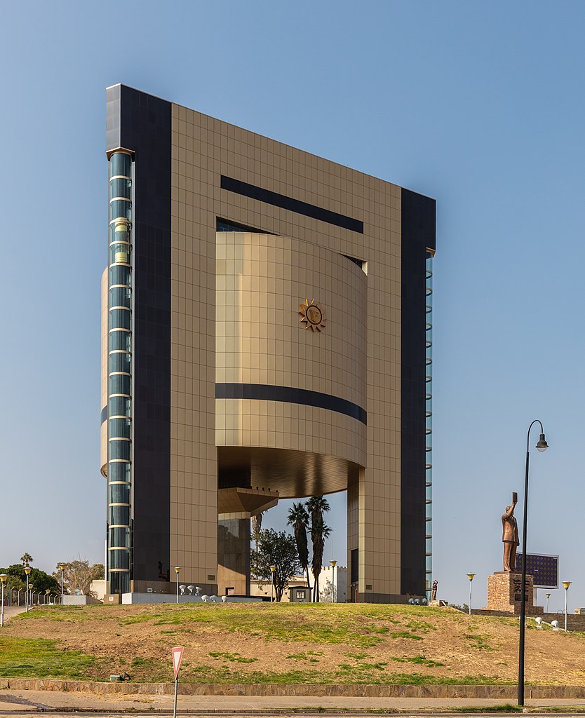 834px-museo_de_la_independencia2c_windhoek2c_namibia2c_2018-08-042c_dd_07