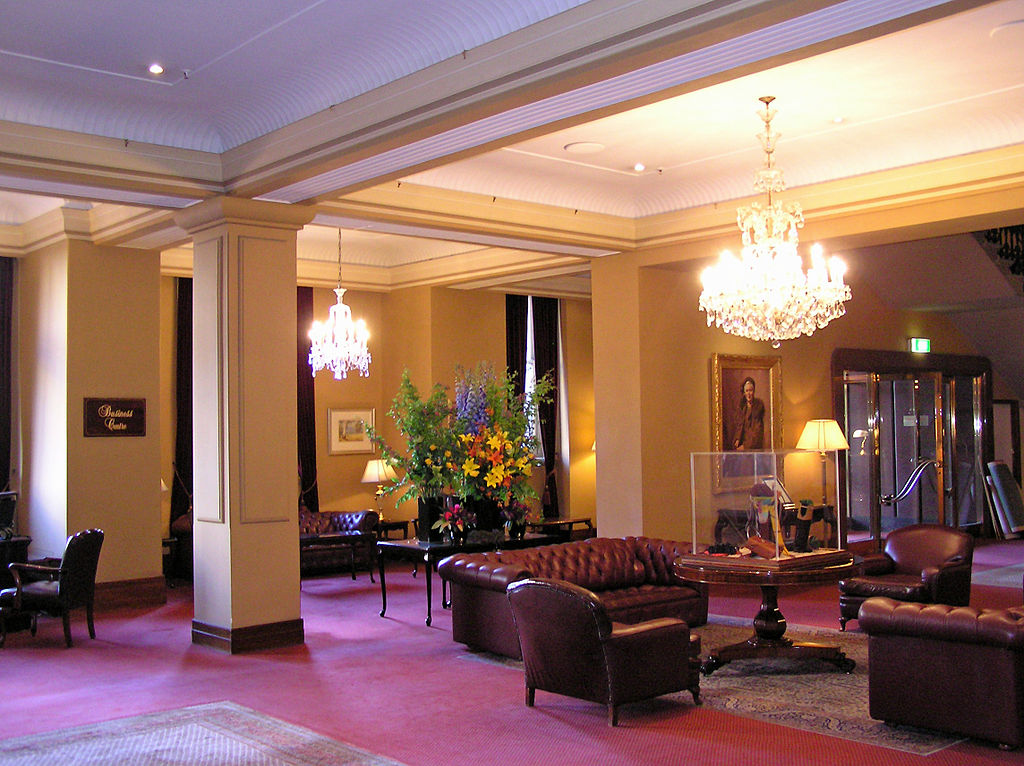 1024px-melbourne_windsor_hotel_lobby