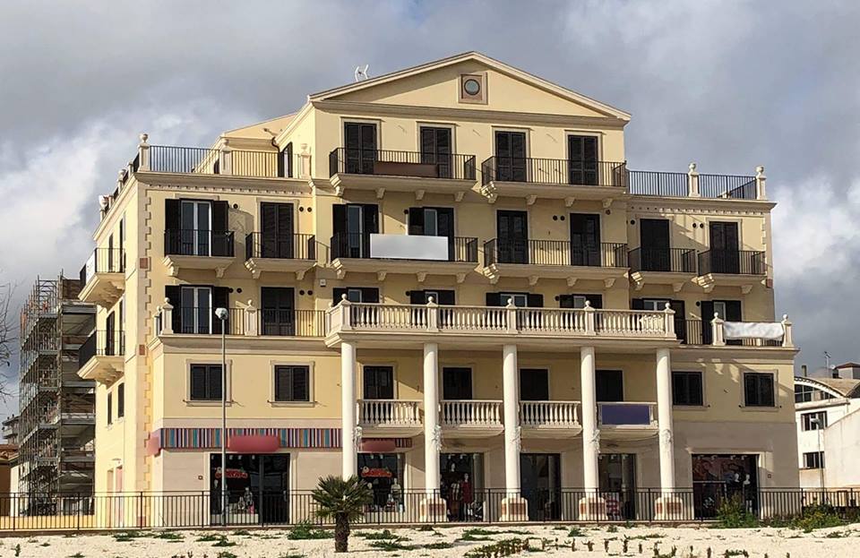 25446444_350853295325677_8372445084813927476_n