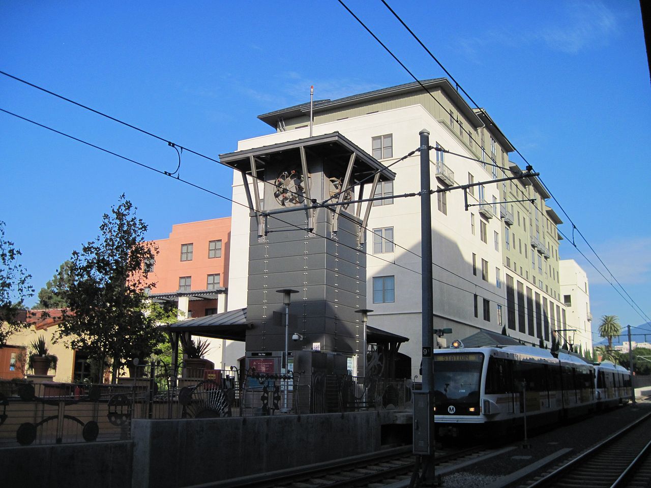 1280px-del_mar_station_lacmta